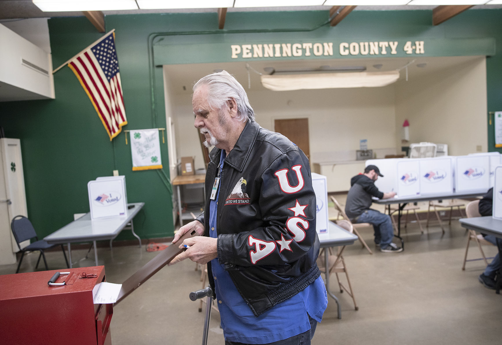 110718-nws-voting002